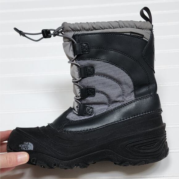 The North Face Alpenglow IV Winter Boots - Picture 6 of 13